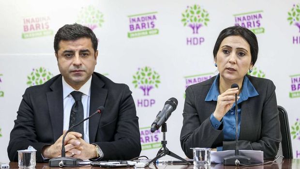 HDP Eş Başkanları Demirtaş ve Yüksekdağ tutuklandı