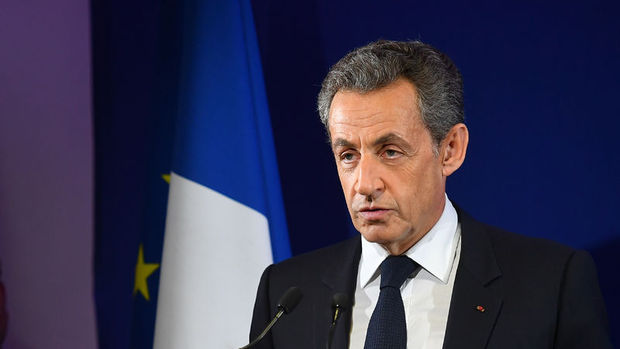 Fransa'da Sarkozy cumhurbaşkanlığı ön seçiminde elendi