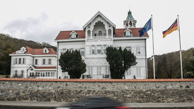 Alman Büyükelçiliği önünde şüpheli paket alarmı
