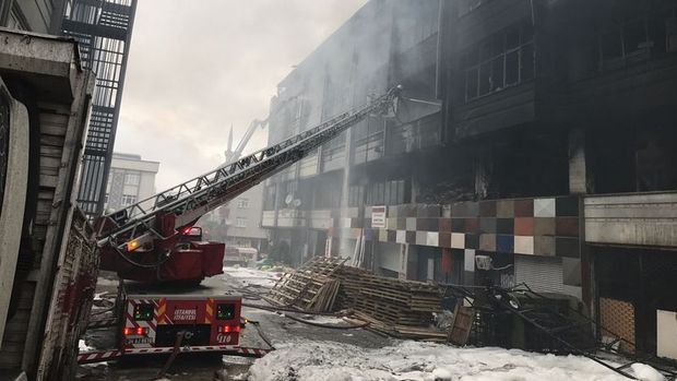 Bayrampaşa'daki yangın kontrol altına alındı