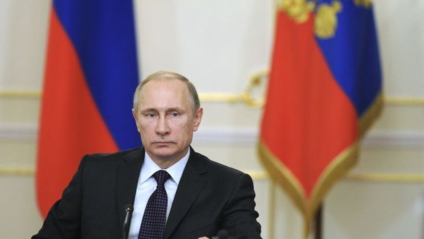 Putin: Batının demokrasi anlayışında bozukluk gözlemliyoruz