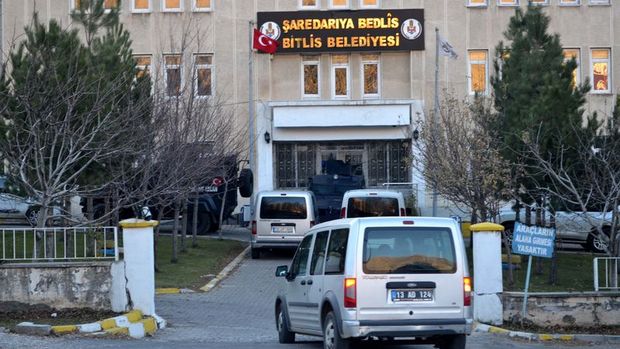 Bitlis Belediye Başkanı Olan gözaltına alındı