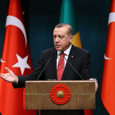 Erdoğan: Döviz spekülasyonuyla ekonomimiz çökertilmeye çalışılıyor