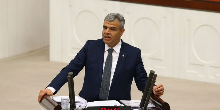 Veysi Kaynak: Kimsenin toprağında gözümüz yok