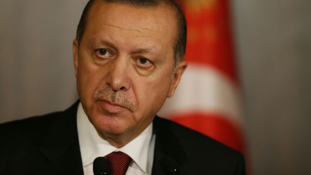 Erdoğan: Milletim dolardan TL'ye geçişe daha da yüklenmeli