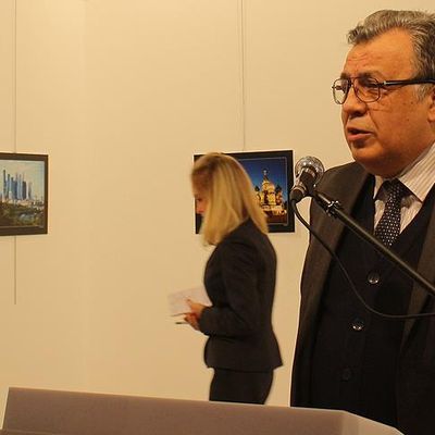 Rusya'nın Ankara Büyükelçisi Andrey Karlov'a silahlı saldırı