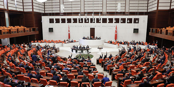 Anayasa değişikliği teklifinde 6. madde kabul edildi