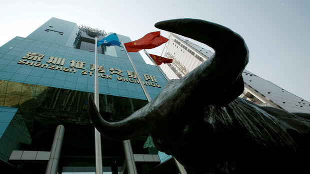 Çin'de Shenzen Borsası 10 ayın en hızlı kaybını yaşadı
