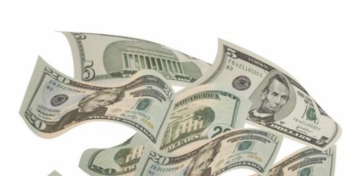 Dolar/TL haftaya dalgalı seyirle başladı