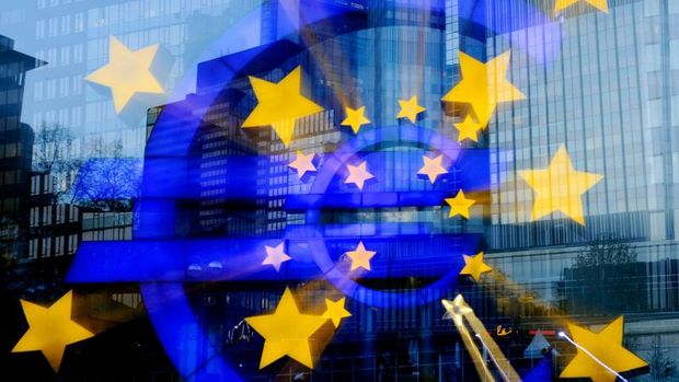 Euro Bölgesi'nde bileşik PMI ocakta hafif geriledi
