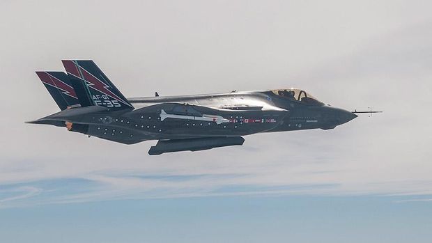 Pentagon, F-35 ve başkanlık uçağı programlarını incelemeye aldı