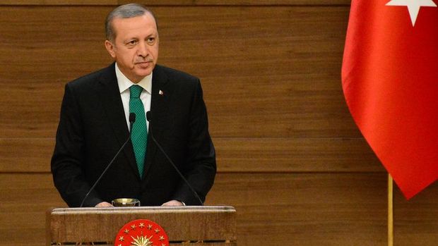 Erdoğan: Ülkemin faiz politikasından şikayetçiyim