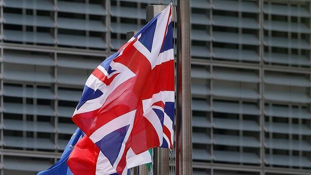 Brexit anlaşmasını imzadan önce parlamento onaylayacak