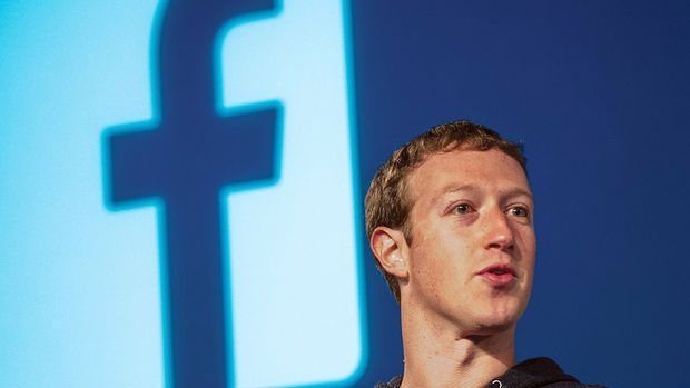Zuckerberg'den görevini bırakması isteniyor