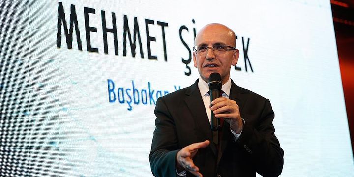 Şimşek: Döviz cinsinden borçlanmayı engelledik