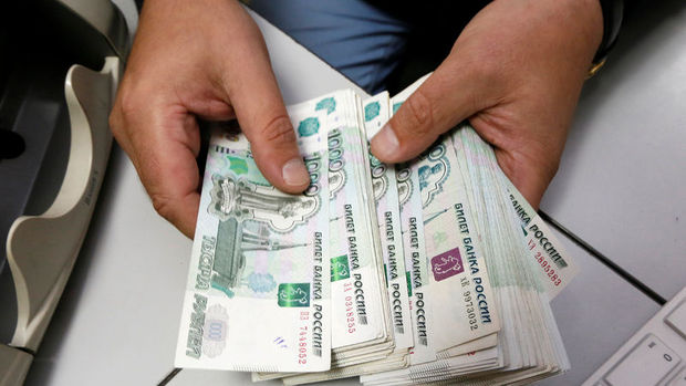 Rus rublesi güçlenmeye devam ediyor