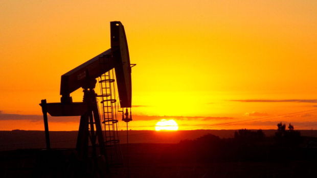 Şubatta küresel petrol arzı arttı