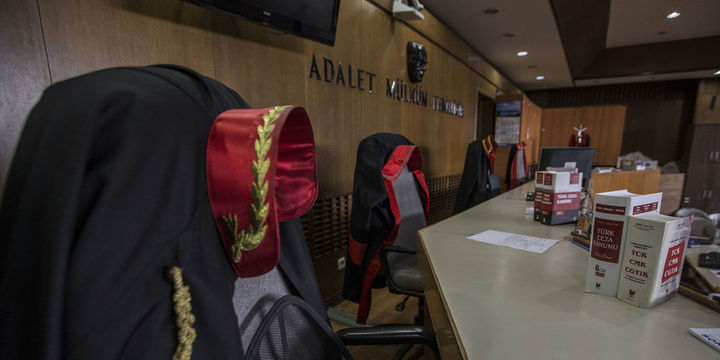 HSYK 202 hakim ve savcıyı ihraç etti