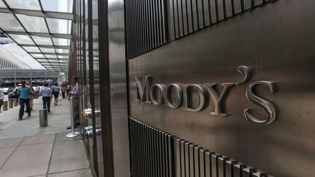 Moody's Türkiye'nin kredi notu görünümünü düşürdü