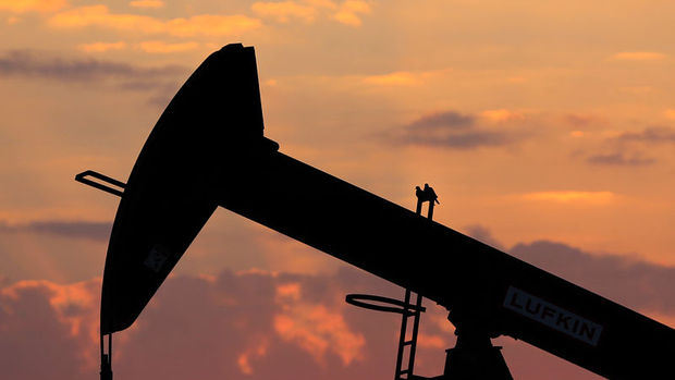 Brent petrolü Kasım'dan beri ilk kez 50 doların altına indi