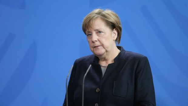 Merkel: Türkiye-AB müzakerelerinde referandum sonucuna göre karar verilmeli