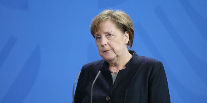 Merkel: Türkiye-AB müzakerelerinde referandum sonucuna göre karar verilmeli