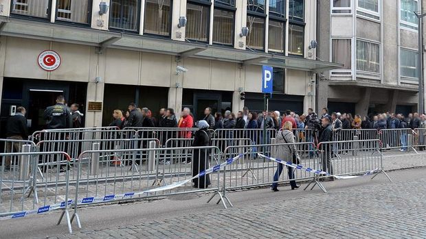 Brüksel'de referandum arbedesi: 4 yaralı
