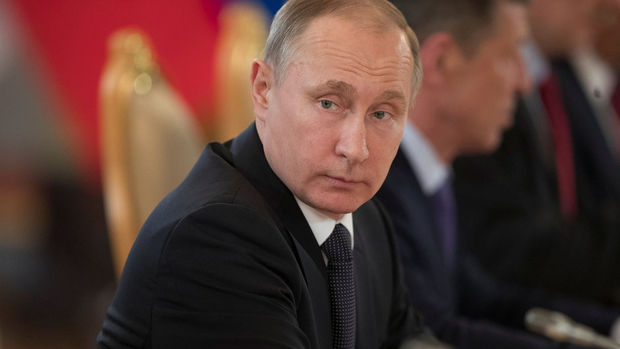 Putin, Tillerson'ı kabul etti 