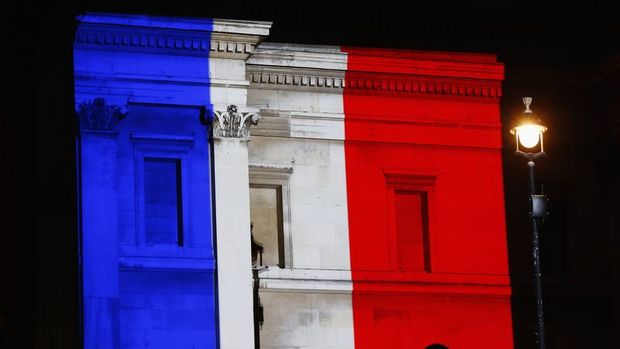 Fransa cumhurbaşkanlığı seçiminin ilk turu için sandık başında
