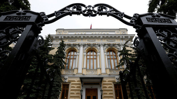 Rus Merkez Bankası faizi yarım puan indirdi