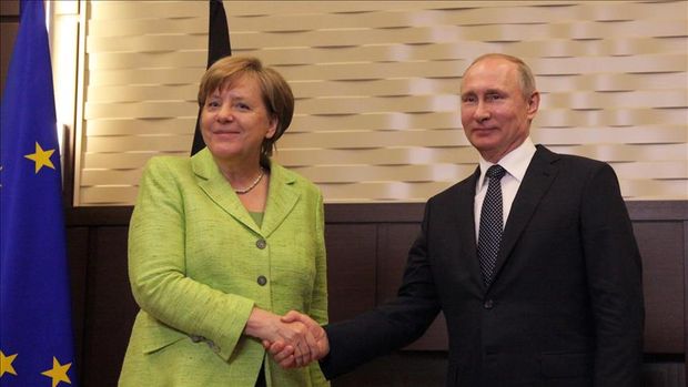Rusya Devlet Başkanı Putin, Merkel ile görüştü