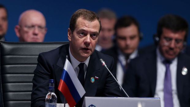 Medvedev: Kısıtlamaların kaldırılması domatesi kapsamıyor
