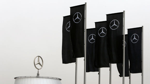 Mercedes'e polis baskını