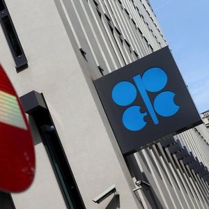 “OPEC ARZ KISINTISININ 9 AY DAHA UZATILMASI KONUSUNDA ANLAŞTI”