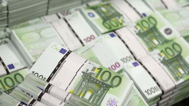 Euro “Draghi” sonrası önemli paralar karşısında geriledi
