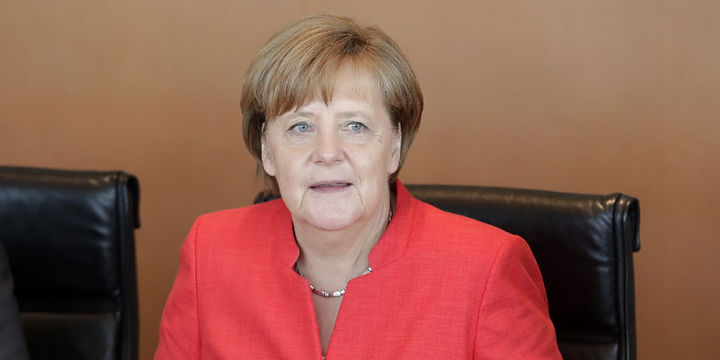 Merkel: Türkiye ile diyaloğu sürdürmek önemli