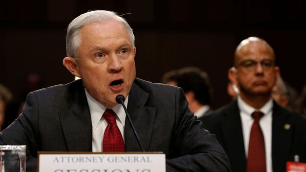 ABD Adalet Bakanı Sessions hakkındaki iddiaları reddetti