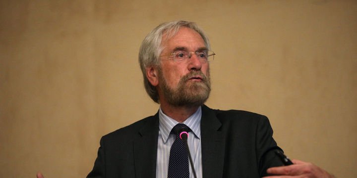 AMB/Praet: Enflasyon orta vadede hedefimize yaklaşacak