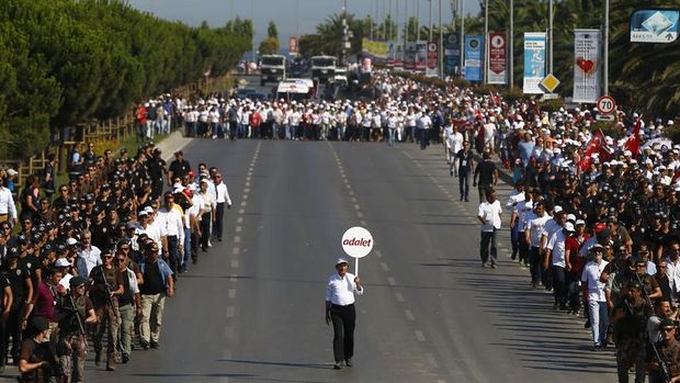 Kılıçdaroğlu'nun Dragos'tan Maltepe'deki miting alanına yürüyüşü başladı