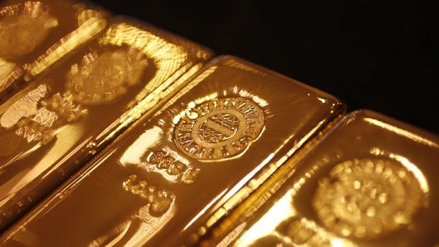 Altın risk iştahının artması ile düştü