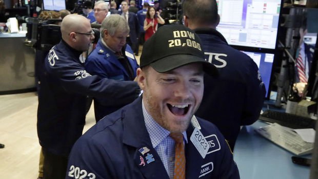 ABD hisseleri açılışta yatay seyretti, Dow Jones rekor kırdı