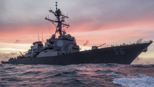 ABD savaş gemisi ile petrol tankeri çarpıştı: 10 asker kayıp