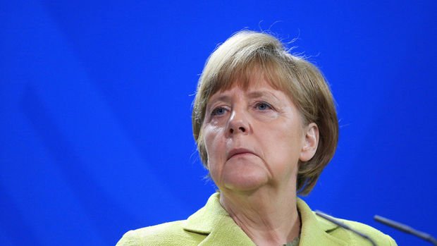 Angela Merkel: Türkiye ile müzakerelerin sona erdirilmesi için AB ile görüşeceğiz