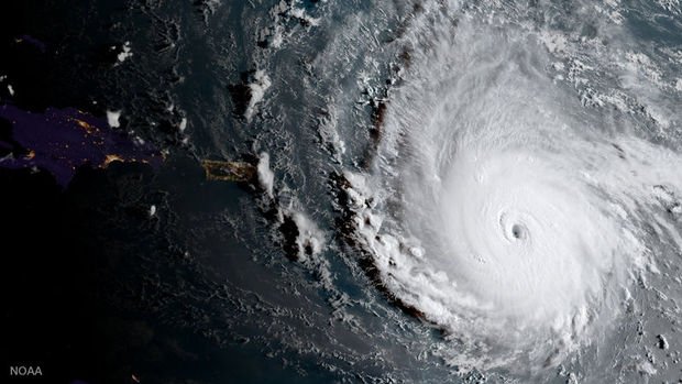 Irma Karayipleri vurmaya başladı