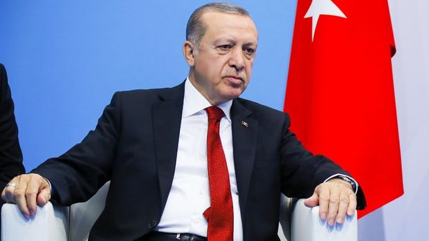 Erdoğan: Darbeciler ellerine kan ve alınlarına da kara bir leke bulaştırmışlardır