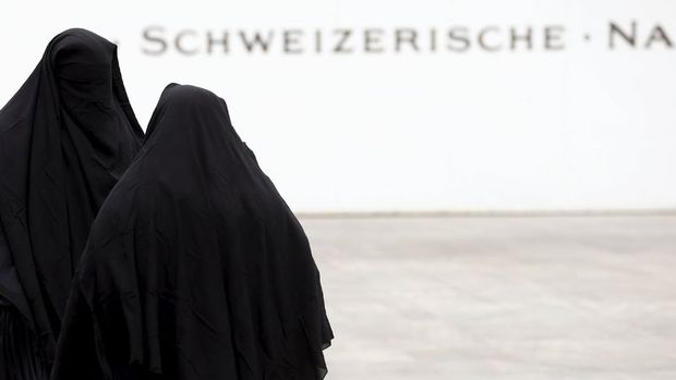 İsviçre'de burka ve yüzü kapatan kıyafetlerin giyilmesini yasakladı
