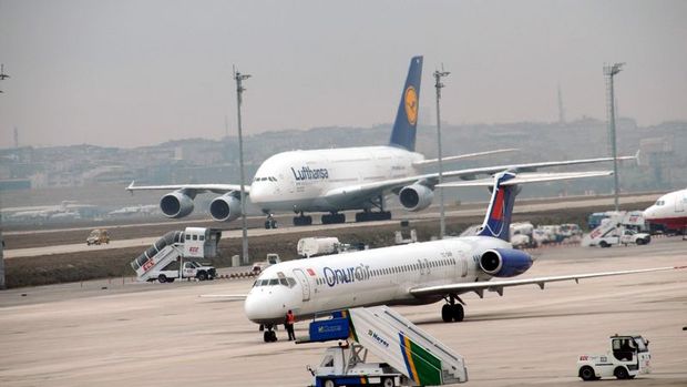 Irak yabancı şirketlerin IKBY'ye uçuşlarını askıya almasını istedi