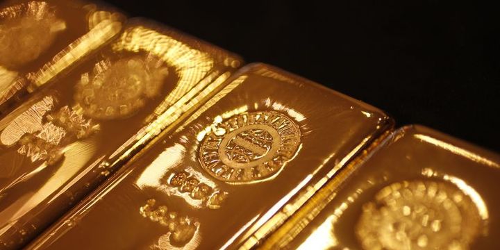 Altın güçlü dolar ile 6 haftanın en düşüğüne indi