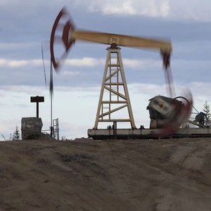 PETROL OPEC'TE ÜRETİMİN ARTMASIYLA DÜŞTÜ