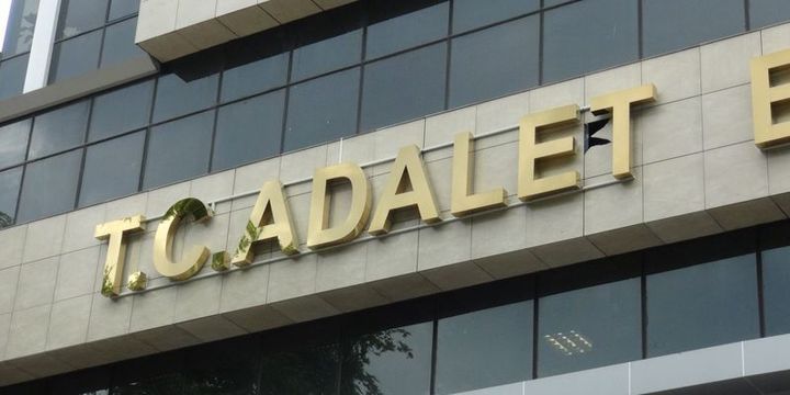 Adalet Bakanlığı Müsteşarı Kenan İpek görevden alındı